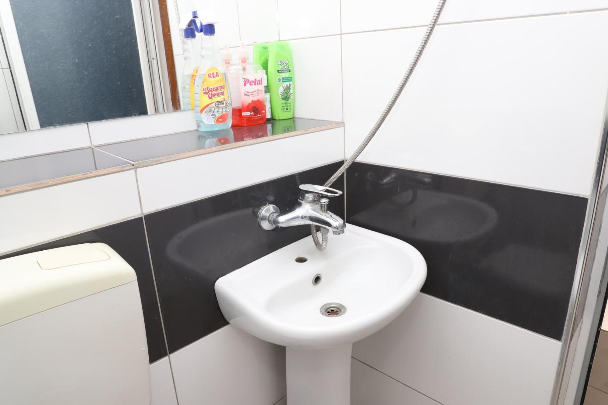 Elvi Aerd Apartment بيرات المظهر الخارجي الصورة