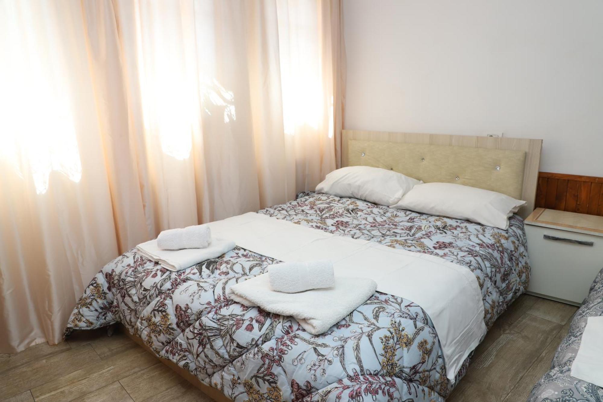 Elvi Aerd Apartment بيرات المظهر الخارجي الصورة